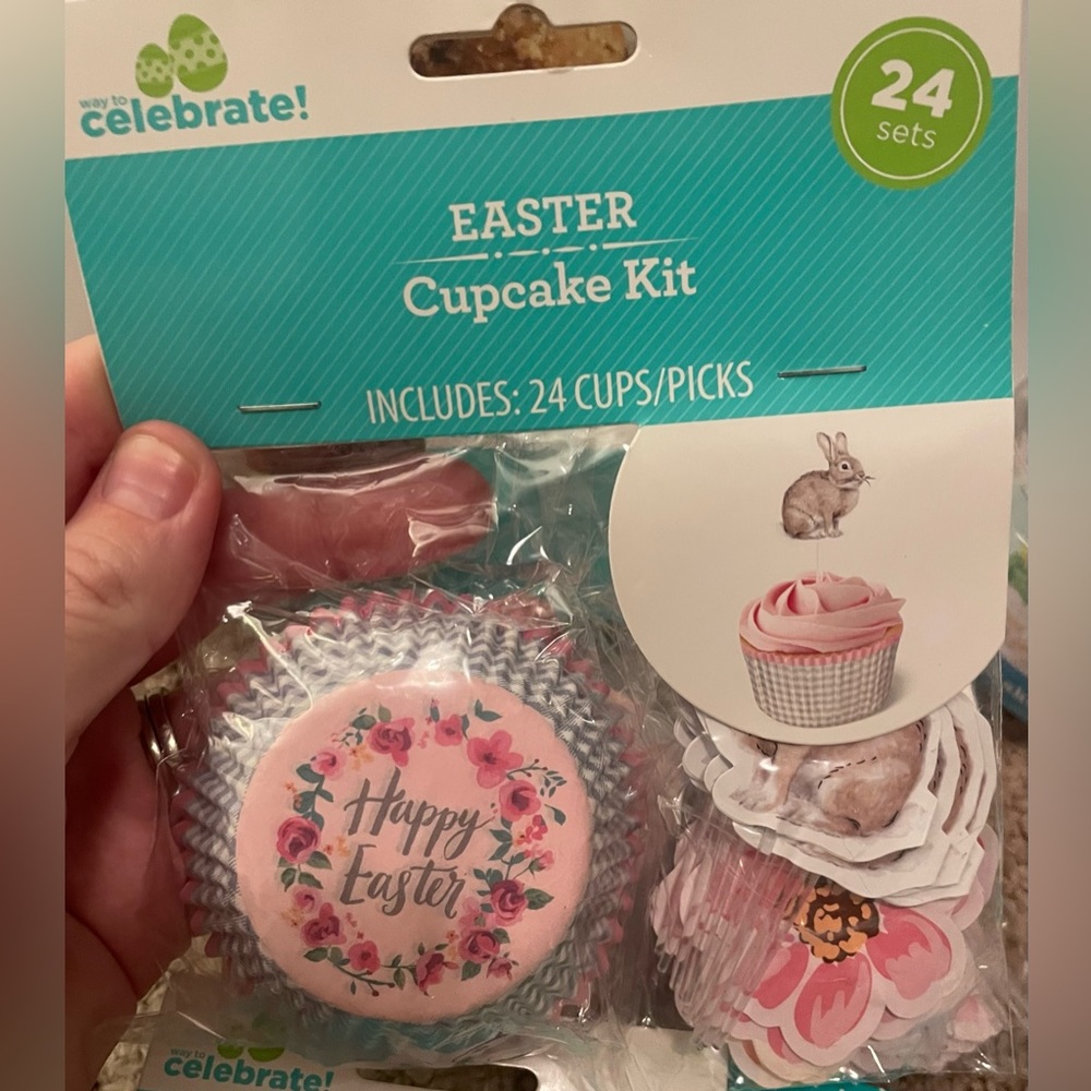 Easter Way To Celebrate 24 set Cupcake Liners And Picks. Brand New